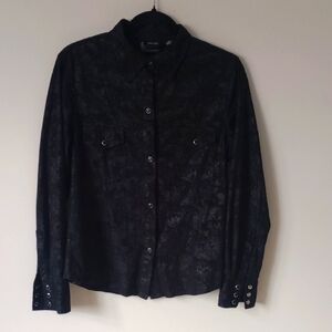 Women’s Black Button-Front Long Sleeve Shirt